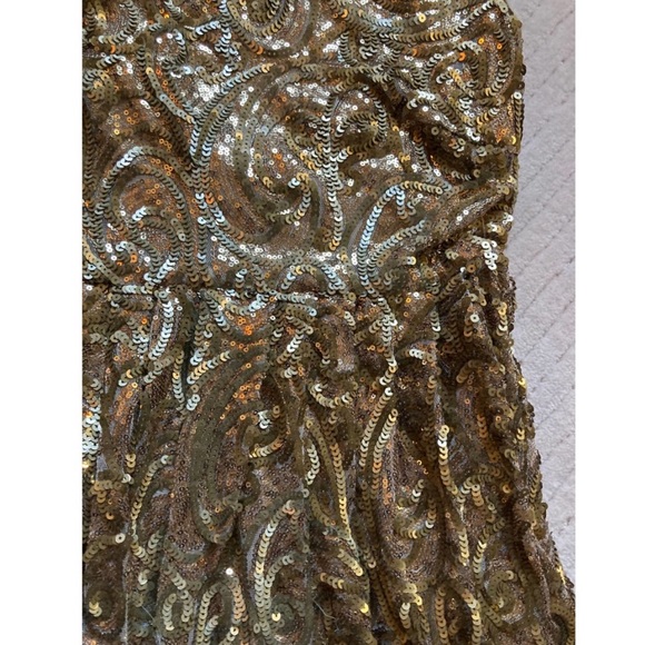 Badgley Mischka Gold Sequin dress - Picture 3 of 5
